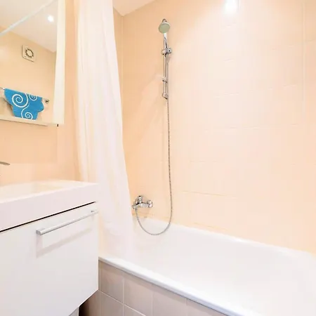 Beachfront Vitalo 502, Cleaning Included Appartamento