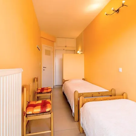 Beachfront Vitalo 502, Cleaning Included *